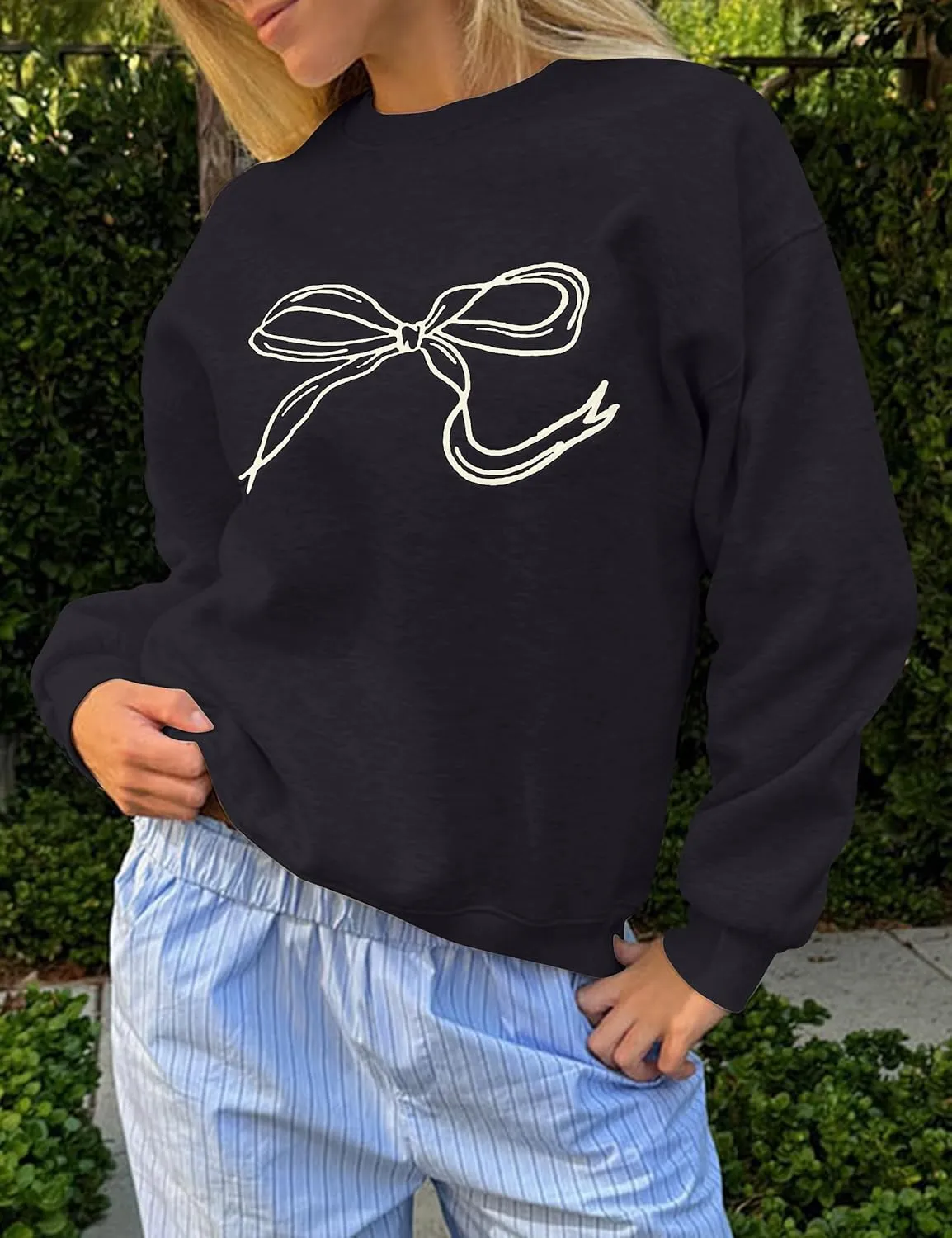 MISSACTIVER Women Bow Graphic Sweatshirts Oversized Pullover Sweatshirts Crewneck Pullover Tops 2024 Fall Fashion Clothes