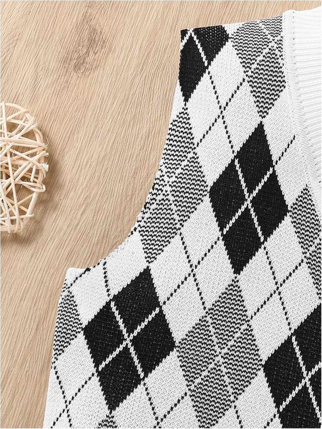 OYOANGLE Girl's Argyle Plaid V Neck Sweater Vest Sleeveless Preppy Casual Pullover Knitted Tank Tops