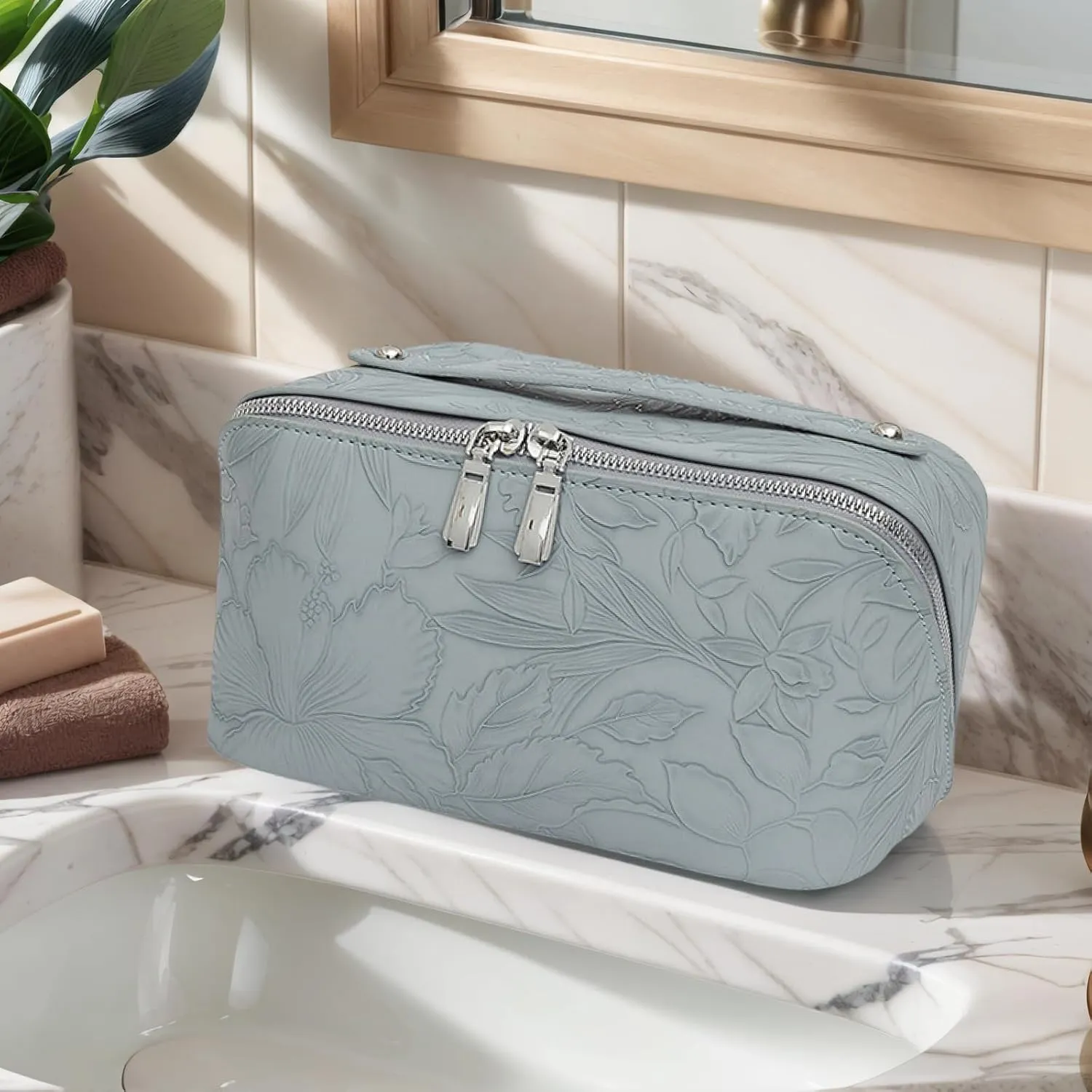 SAILYLENCEY]Travel Makeup Bag - PU leather Waterproof, Large capacityWith divider and storage bagPortable with handle
